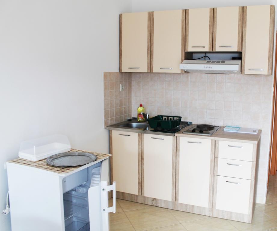 Apartments Gubo Pag Town Εξωτερικό φωτογραφία